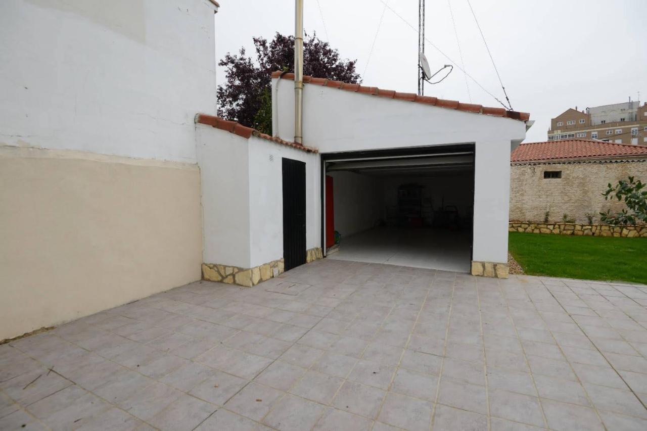 Housing Leon Casa Con Jardinヴィラ エクステリア 写真